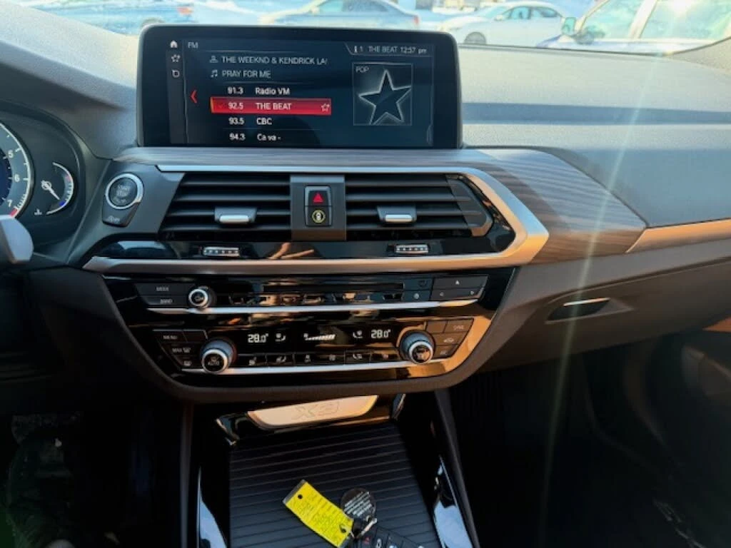 BMW X3 I * M-Package* * HeadUp* AвтоКредит* (ЦЕНА ДО БГ) - изображение 10