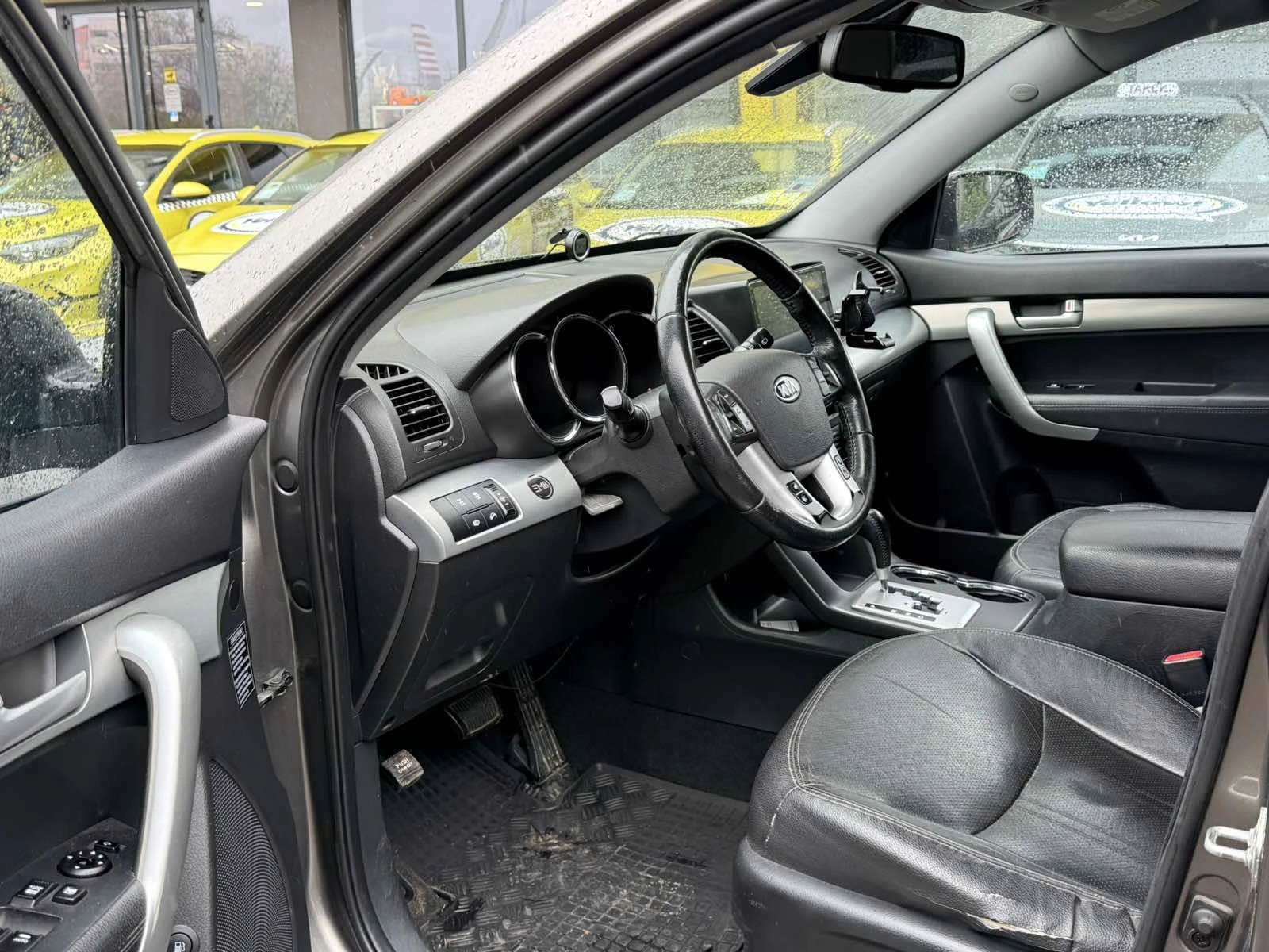 Kia Sorento 2.2 CRDI, снимка 4 - Автомобили и джипове - 54076504