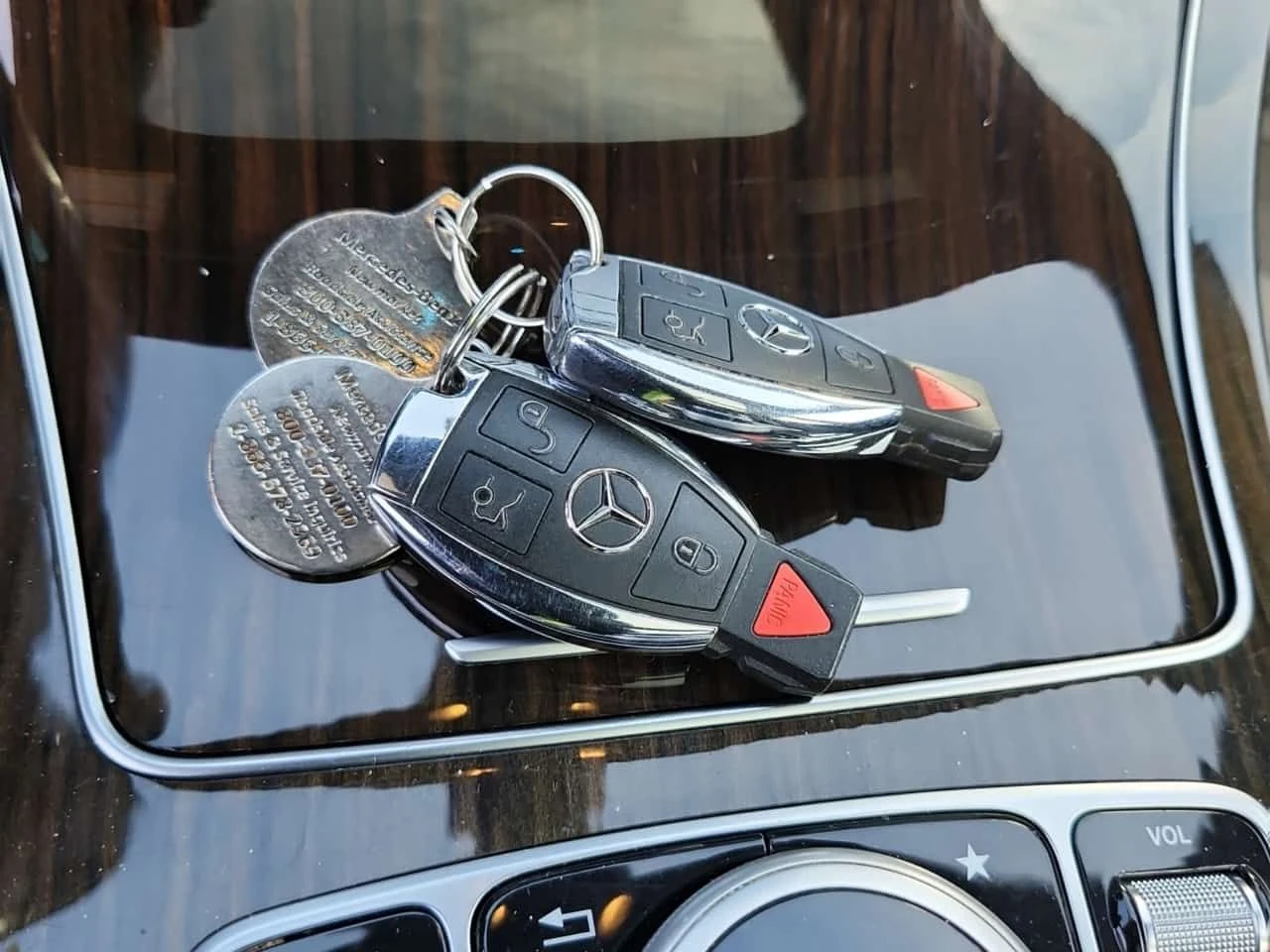 Mercedes-Benz GLC 300 * CARFAX * 2 КЛЮЧА * ПАНОРАМА * ПОДГРЕВИ * , снимка 8 - Автомобили и джипове - 54363951