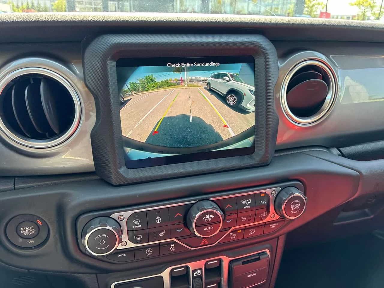 Jeep Wrangler Sahara  CARFAX, снимка 14 - Автомобили и джипове - 54776805