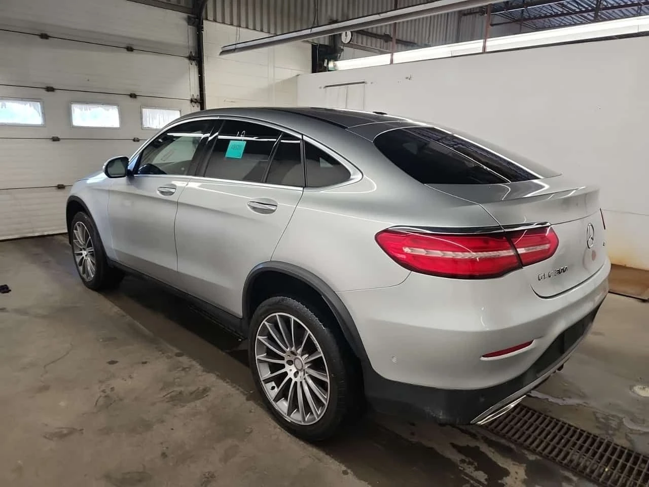 Mercedes-Benz GLC * 300 * CARFAX * ЦЕНА ДО БГ, снимка 4 - Автомобили и джипове - 54903031