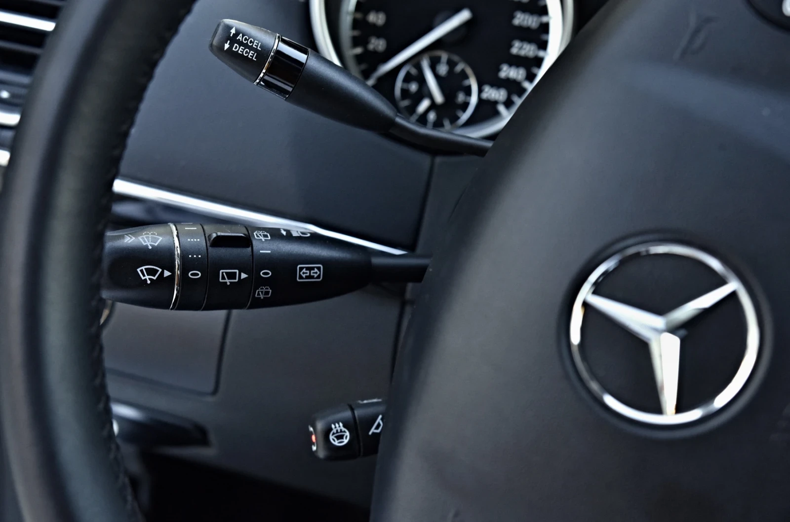 Mercedes-Benz GL 500 AMG GRAND EDITION, снимка 10 - Автомобили и джипове - 54912412