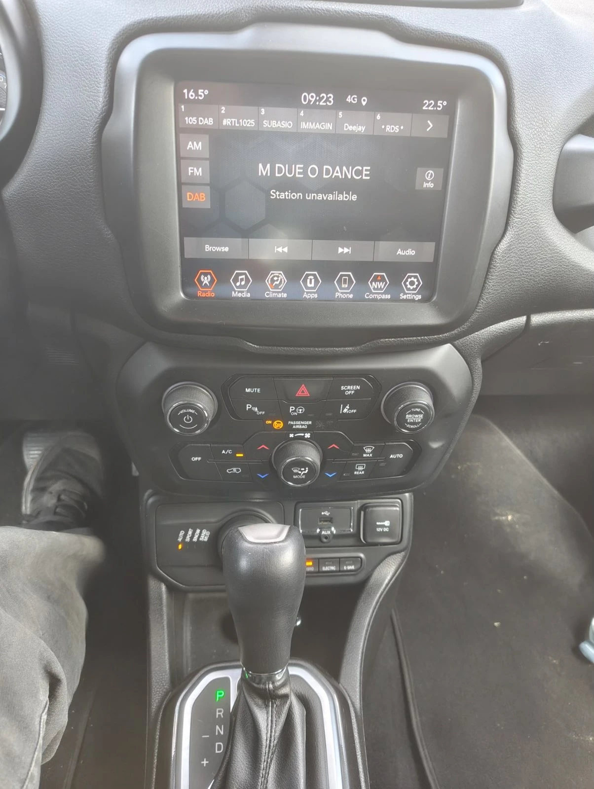 Jeep Renegade  4xe PHEV 240HP, снимка 8 - Автомобили и джипове - 54966060