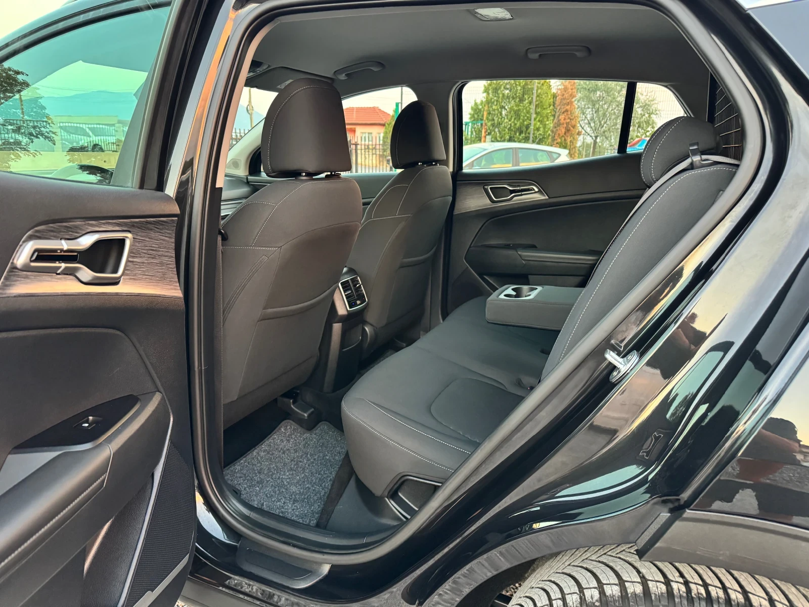 Kia Sportage 1.6d MildHybrid!! Digital cockpit!! Led!! , снимка 15 - Автомобили и джипове - 55867802