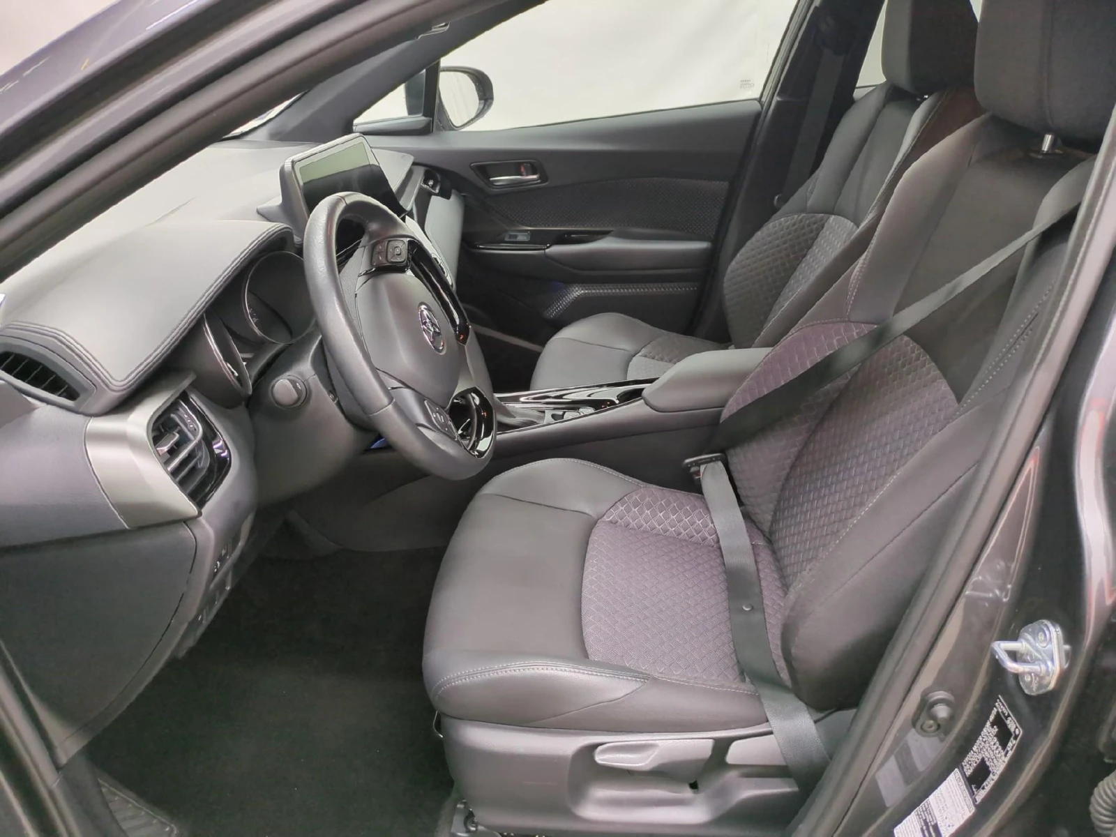 Toyota C-HR 1.8 HYBRID LED CAMERA NAVI, снимка 5 - Автомобили и джипове - 56306537