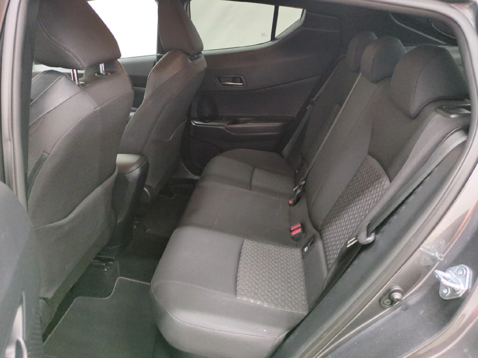Toyota C-HR 1.8 HYBRID LED CAMERA NAVI, снимка 6 - Автомобили и джипове - 56306537