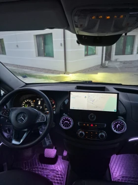 Mercedes-Benz V 220, снимка 10