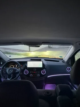 Mercedes-Benz V 220, снимка 9