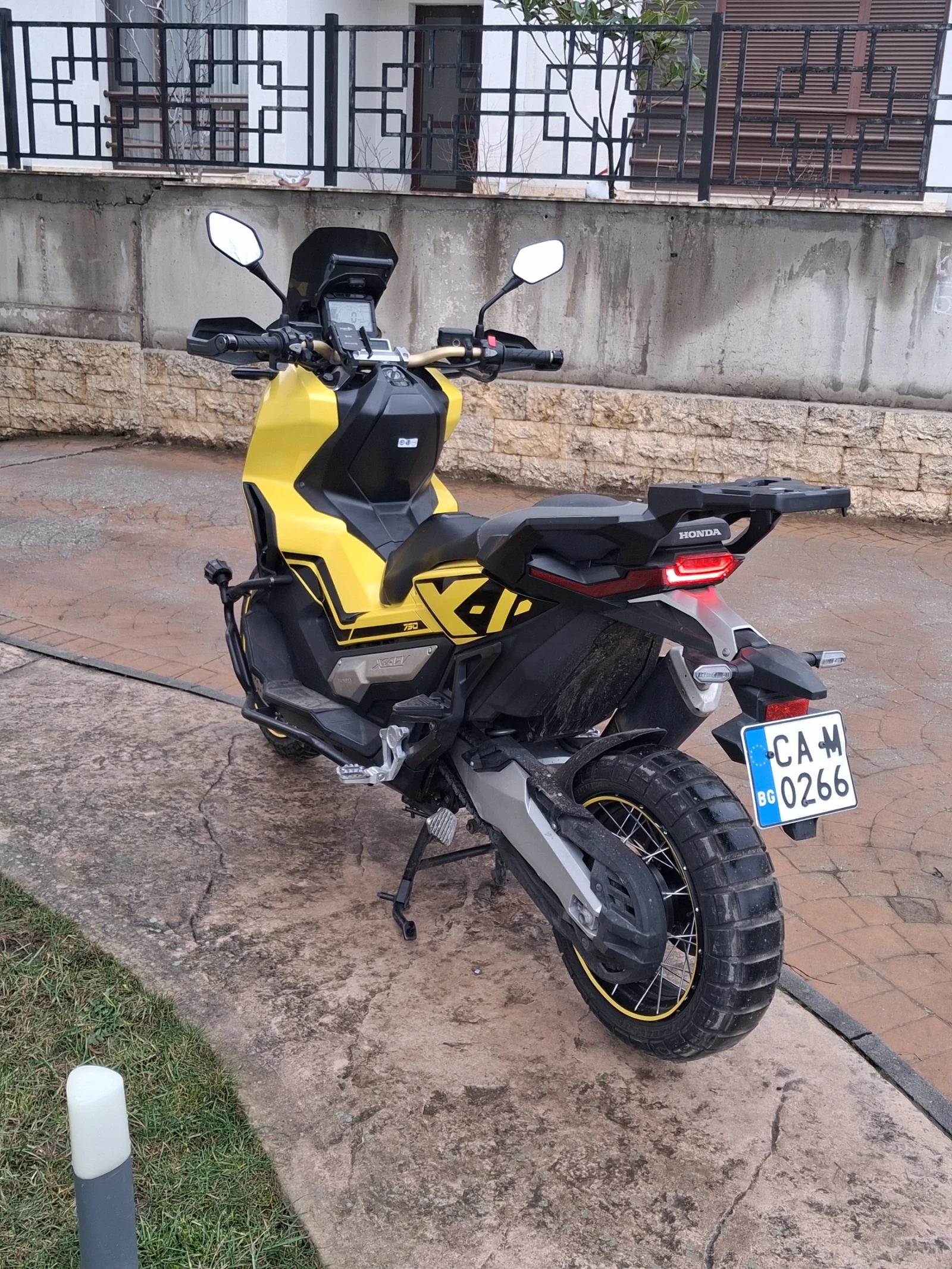 Honda X-ADV 750, снимка 2 - Мотоциклети и мототехника - 53844321