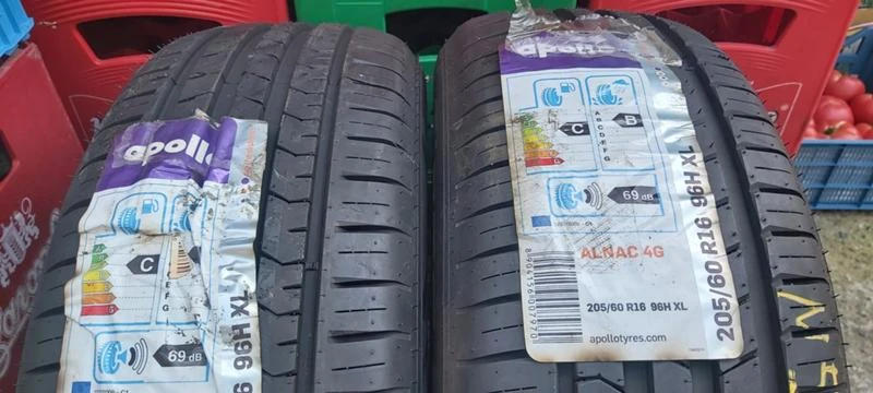 Гуми Летни 205/60R16, снимка 1 - Гуми и джанти - 33740941