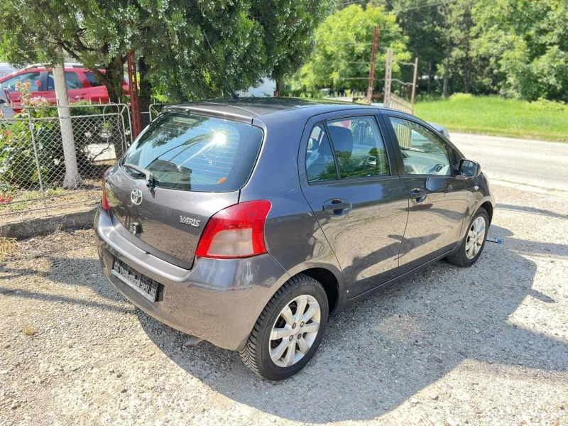 Toyota Yaris, снимка 5 - Автомобили и джипове - 45671125