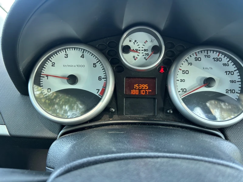 Peugeot 207 1.4-73.коня, снимка 6 - Автомобили и джипове - 50696324