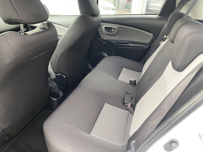 Toyota Yaris 1.3 VVT-i MT, LPG, снимка 9 - Автомобили и джипове - 52492295