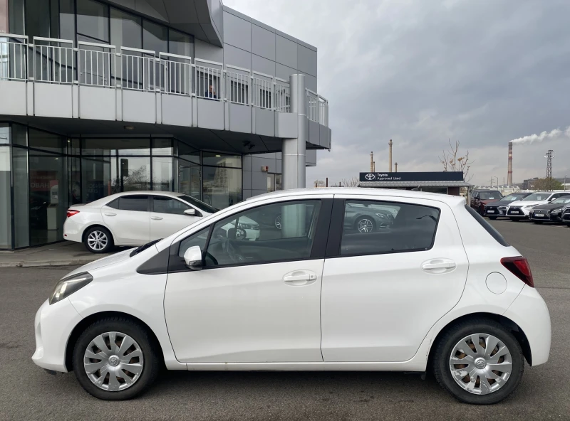 Toyota Yaris 1.3 VVT-i MT, LPG, снимка 8 - Автомобили и джипове - 52492295