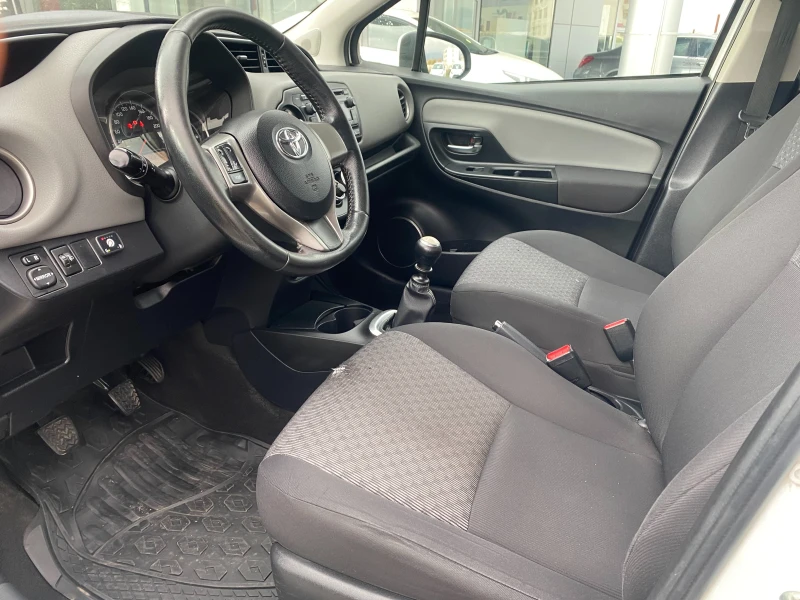 Toyota Yaris 1.3 VVT-i MT, LPG, снимка 12 - Автомобили и джипове - 52492295
