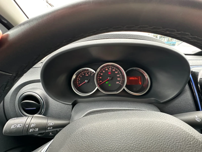 Dacia Lodgy Kombilimousine, снимка 16 - Автомобили и джипове - 53269669