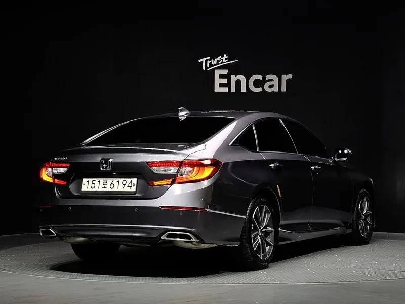 Honda Accord 10Th Generation 1.5 Turbo, снимка 2 - Автомобили и джипове - 54929352