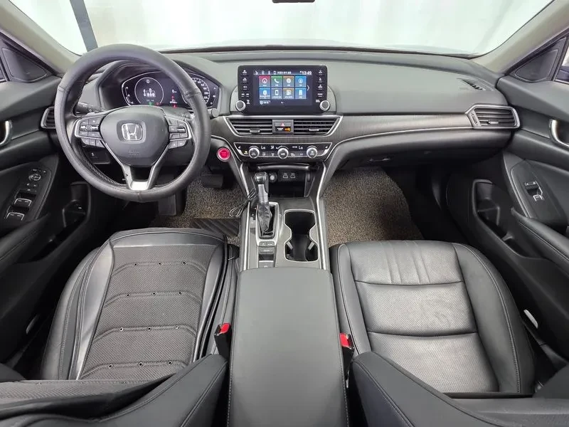 Honda Accord 10Th Generation 1.5 Turbo, снимка 7 - Автомобили и джипове - 54929352
