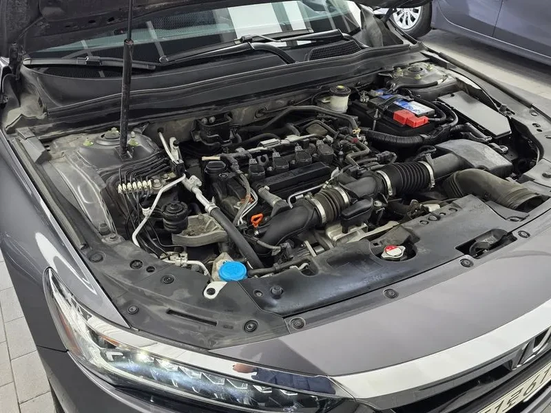 Honda Accord 10Th Generation 1.5 Turbo, снимка 6 - Автомобили и джипове - 54929352
