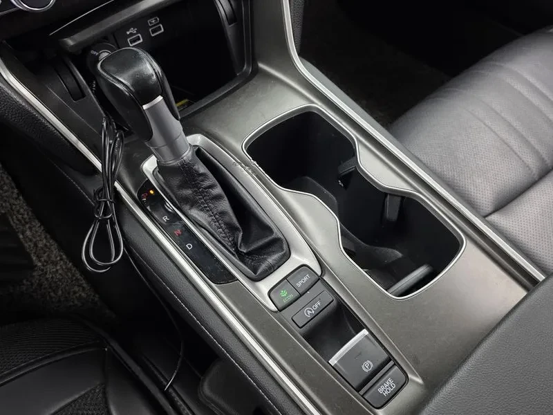 Honda Accord 10Th Generation 1.5 Turbo, снимка 9 - Автомобили и джипове - 54929352