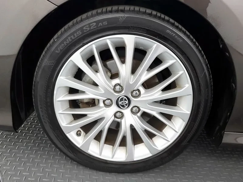 Toyota Camry 2.5, снимка 5 - Автомобили и джипове - 55047474