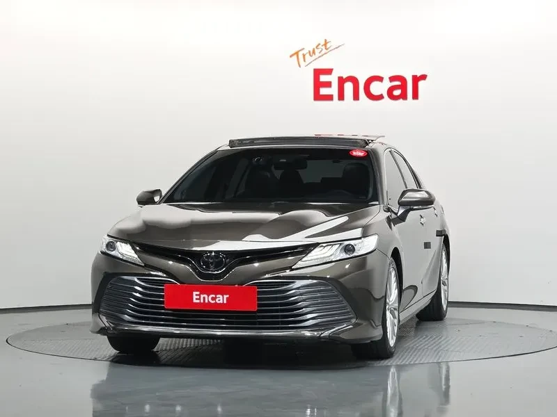 Toyota Camry 2.5, снимка 3 - Автомобили и джипове - 55047474
