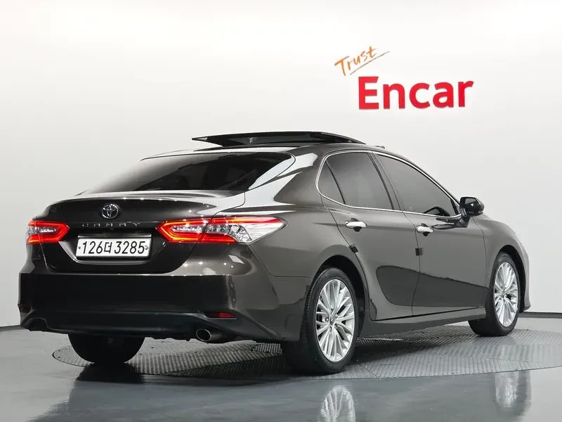 Toyota Camry 2.5, снимка 2 - Автомобили и джипове - 55047474