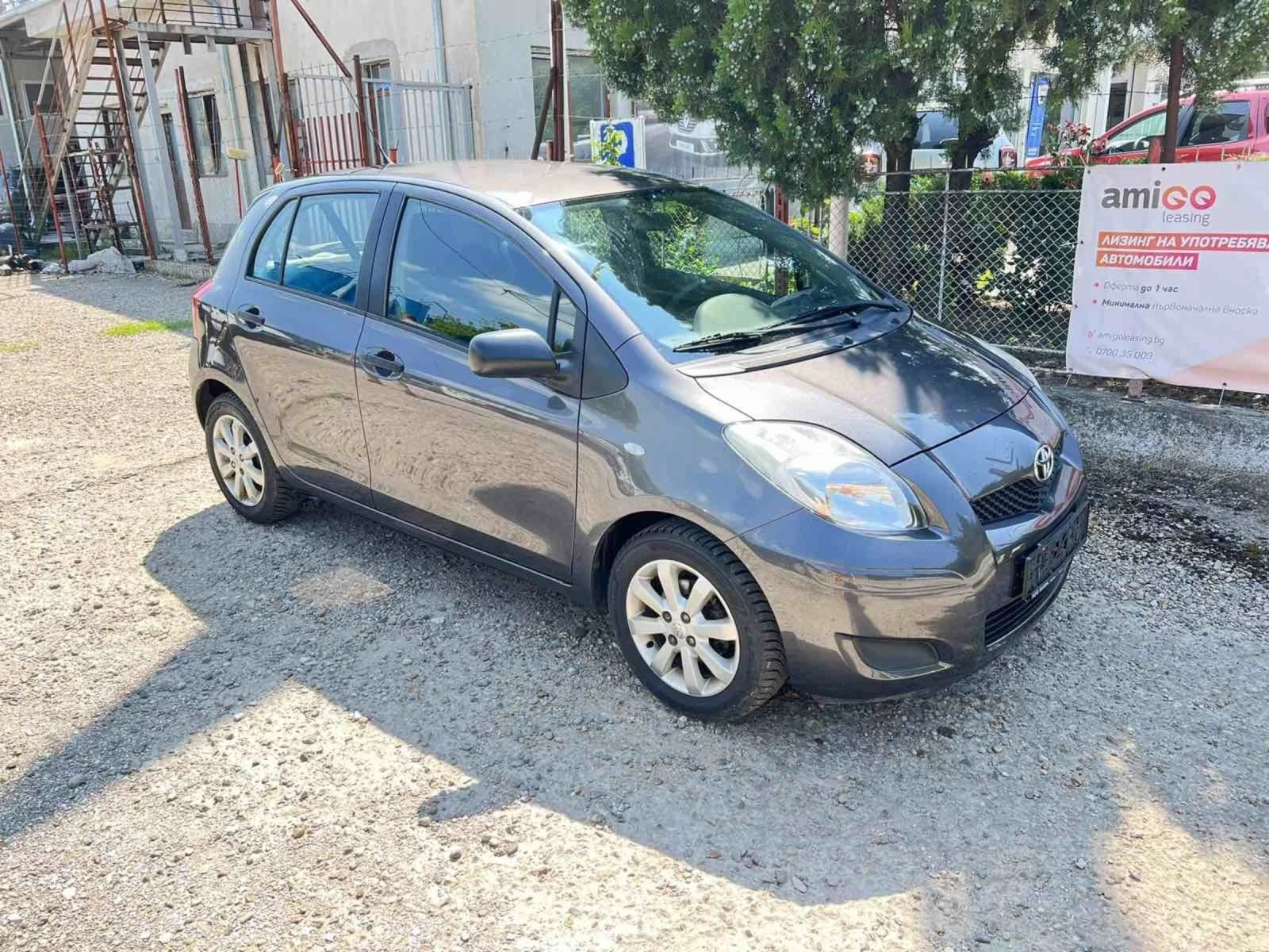 Toyota Yaris  - изображение 2