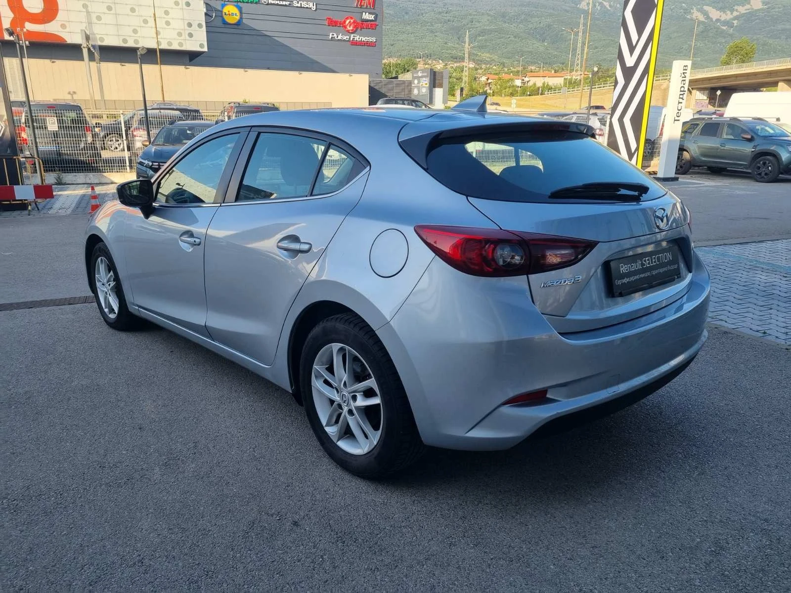 Mazda 3 1.5 - изображение 4