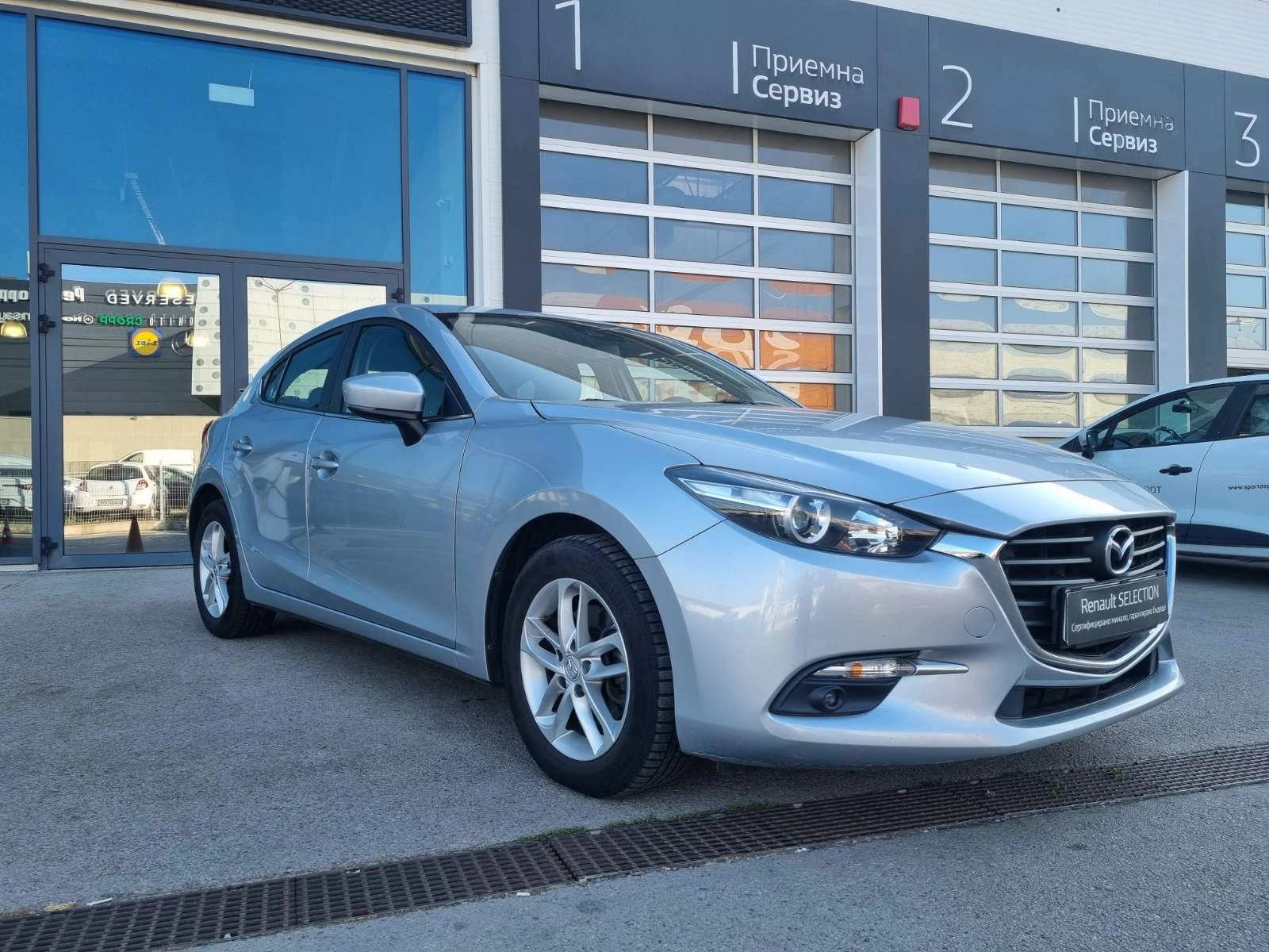 Mazda 3 1.5 - изображение 2