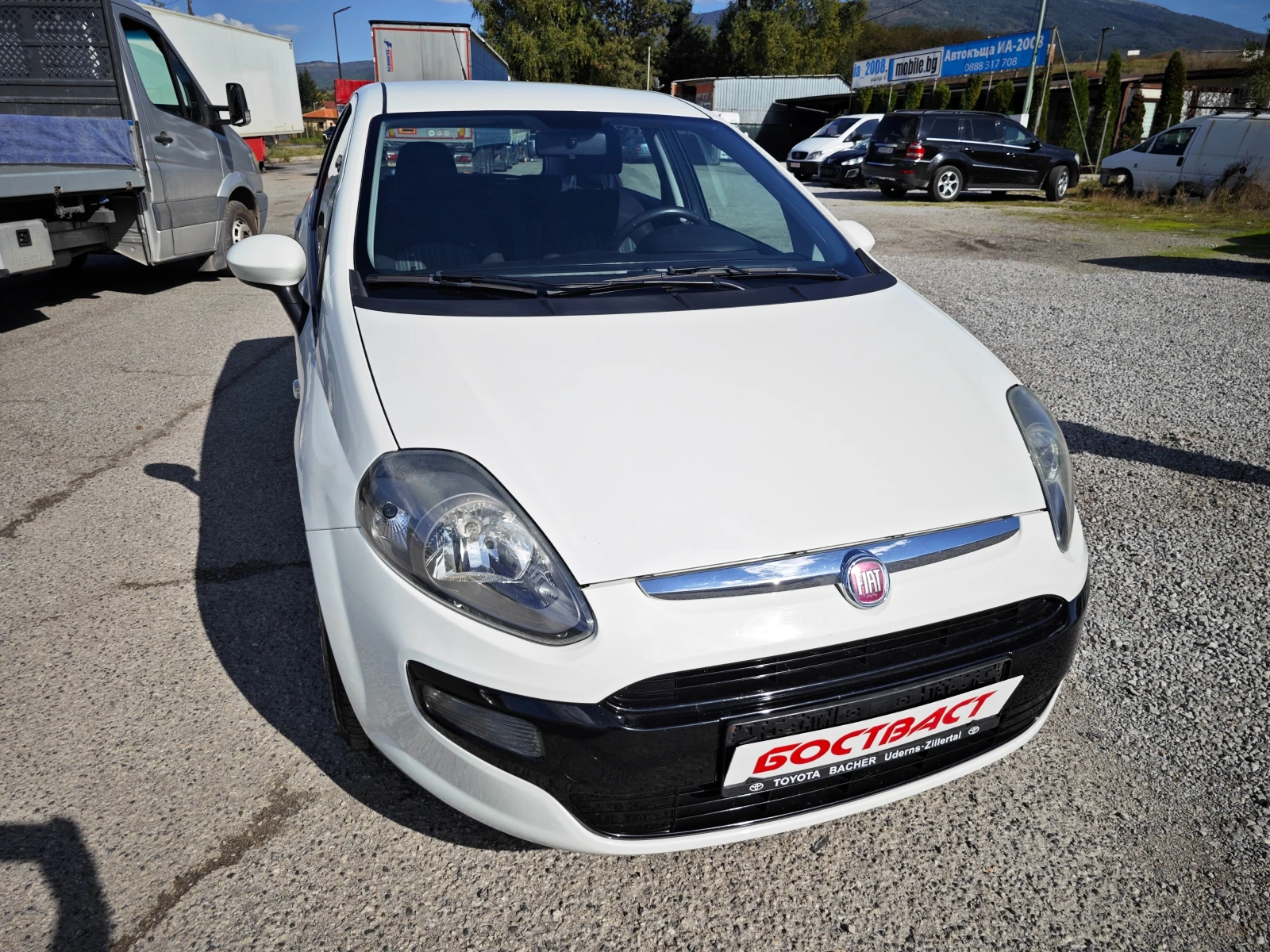 Fiat Punto 1, 25i Euro 5 - изображение 7