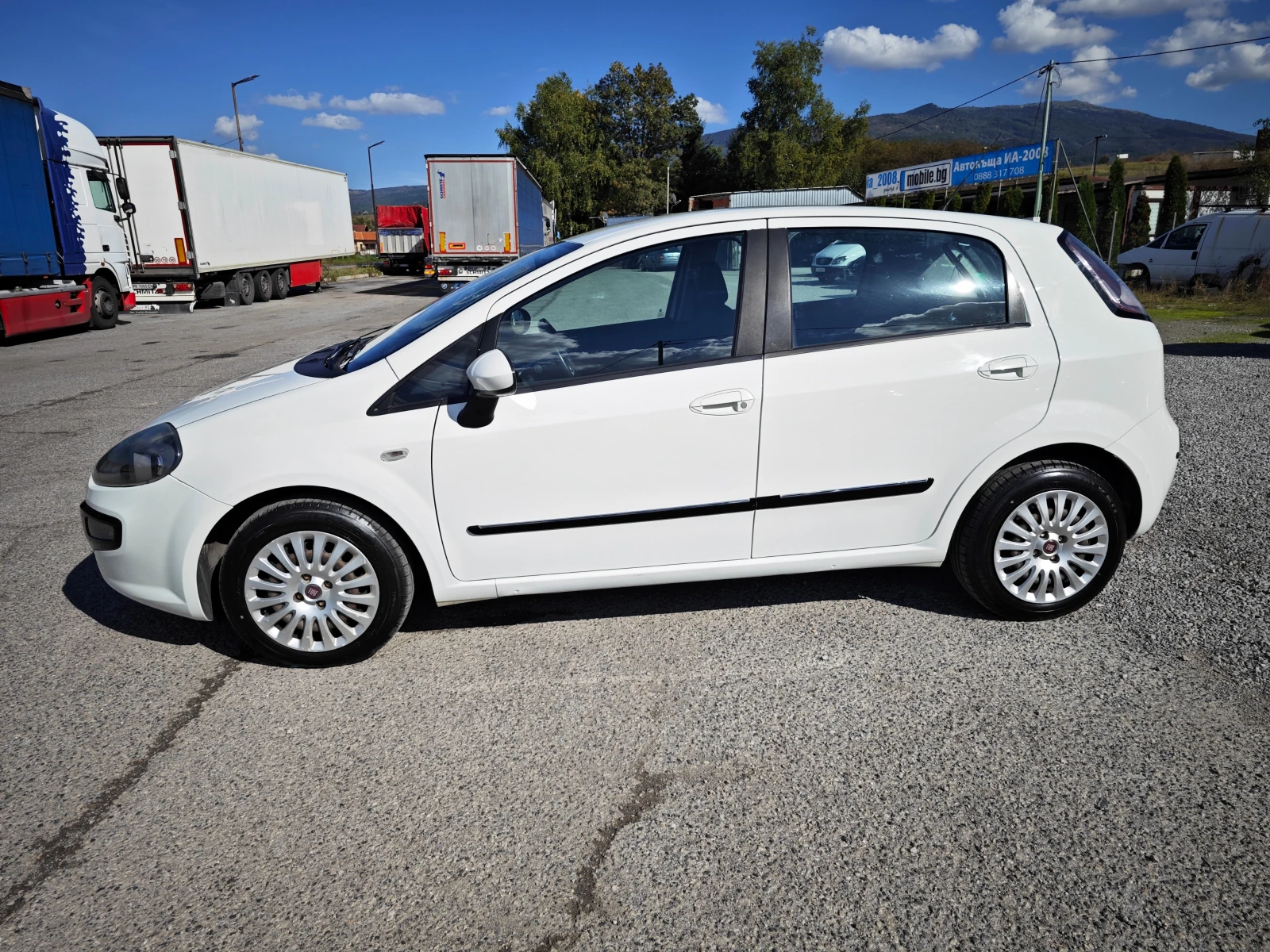 Fiat Punto 1, 25i Euro 5 - изображение 2