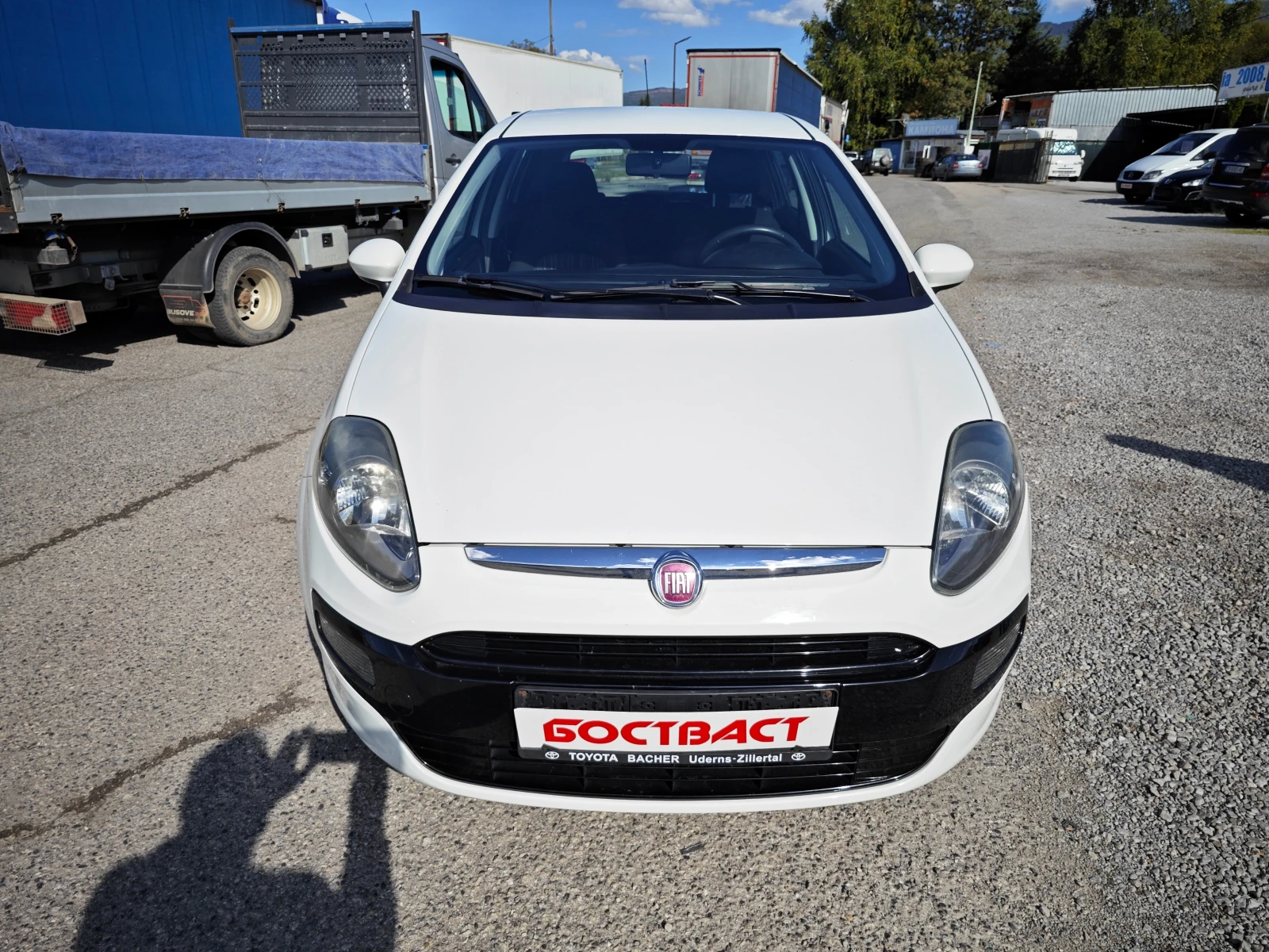 Fiat Punto 1, 25i Euro 5 - изображение 8