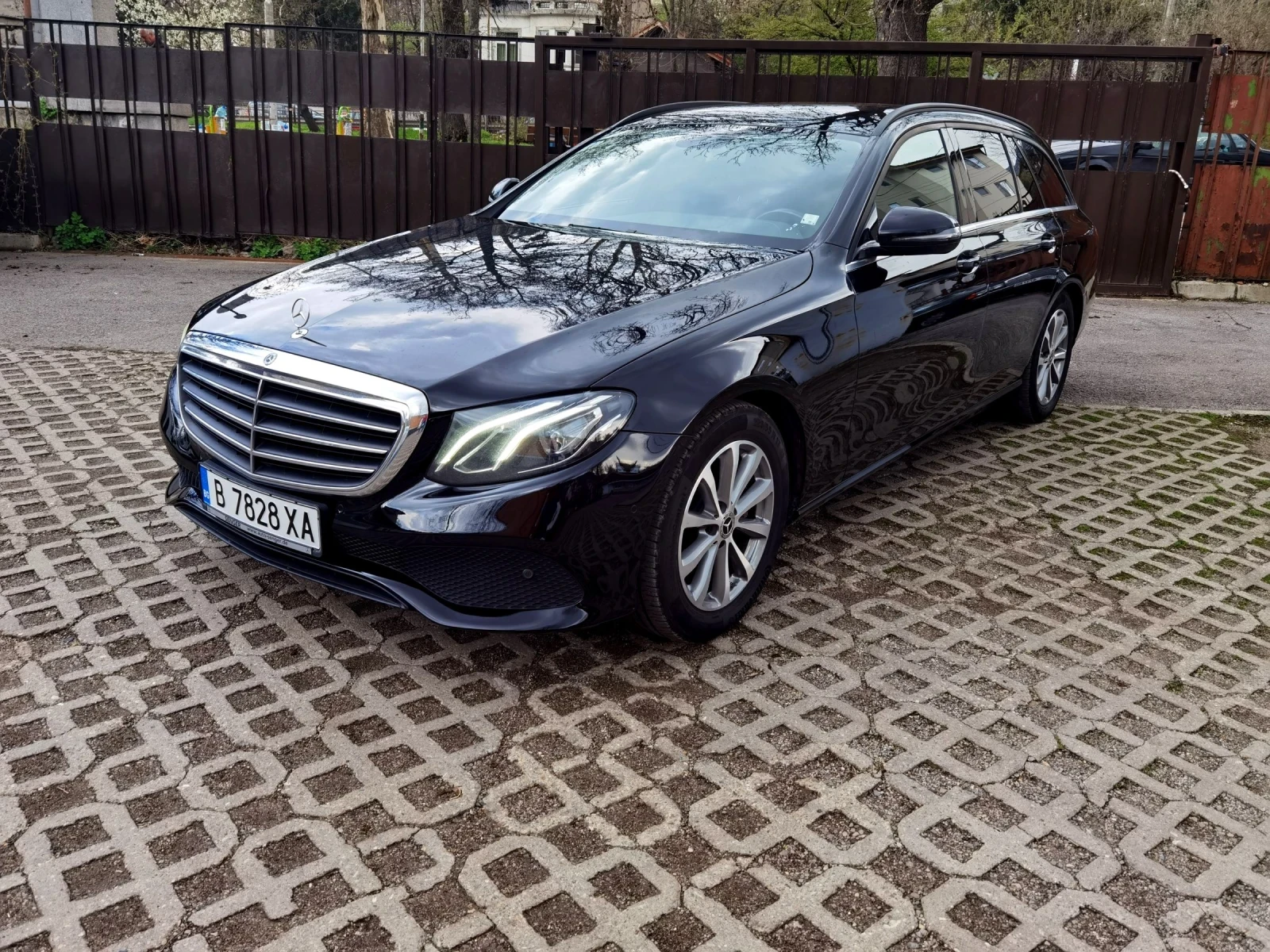 Mercedes-Benz E 200 9 G-TRONIC  - изображение 2