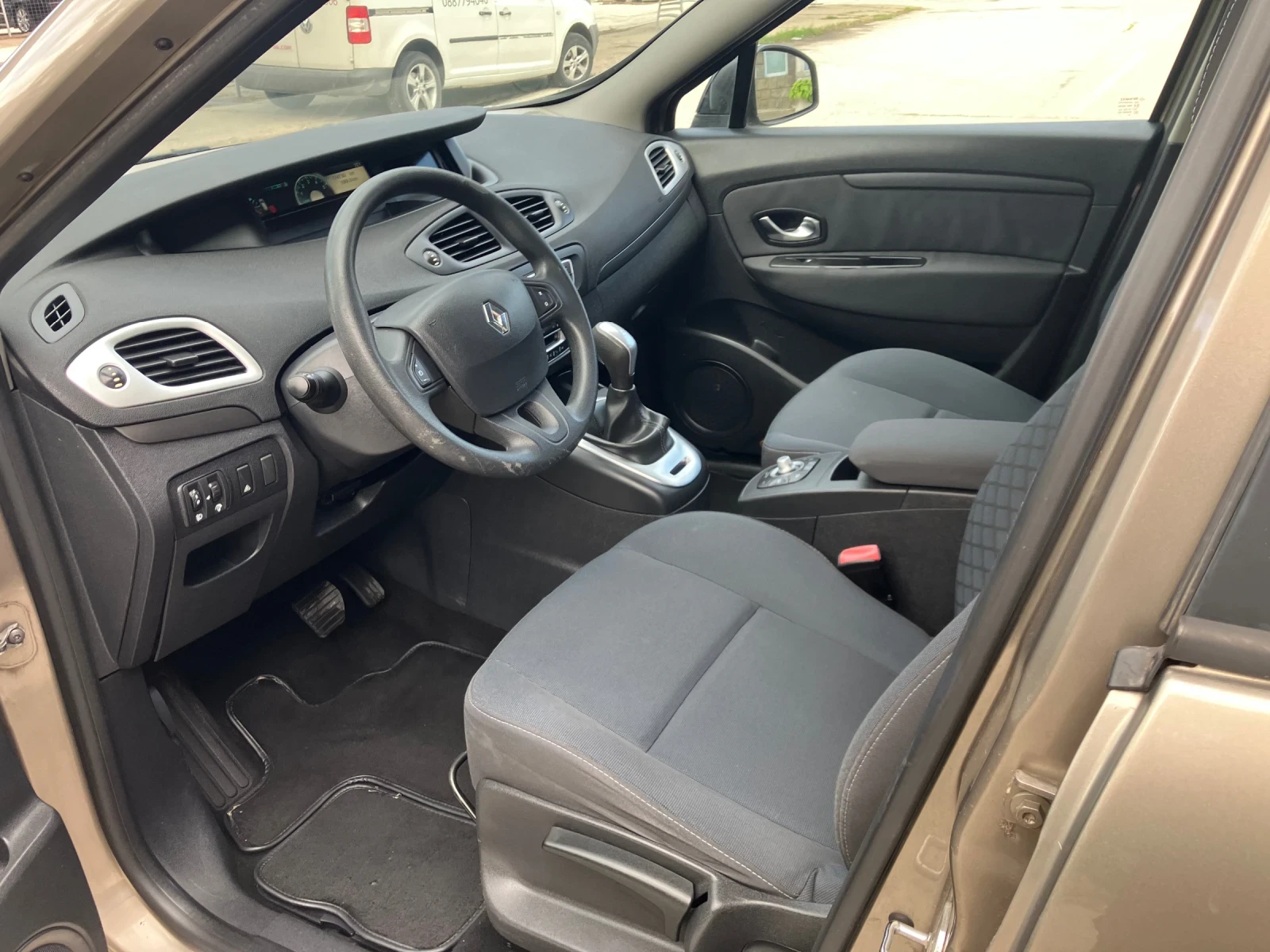 Renault Scenic X-mod 1.5dci  - изображение 9