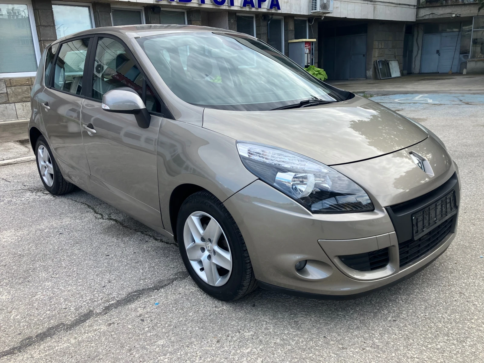 Renault Scenic X-mod 1.5dci  - изображение 3