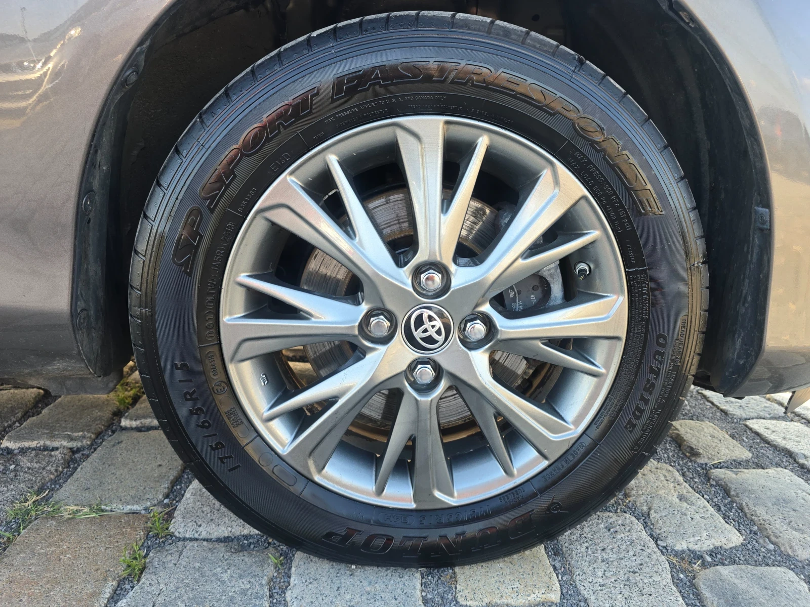 Toyota Yaris 1.5Hybrid 78000км EURO 6B - изображение 10