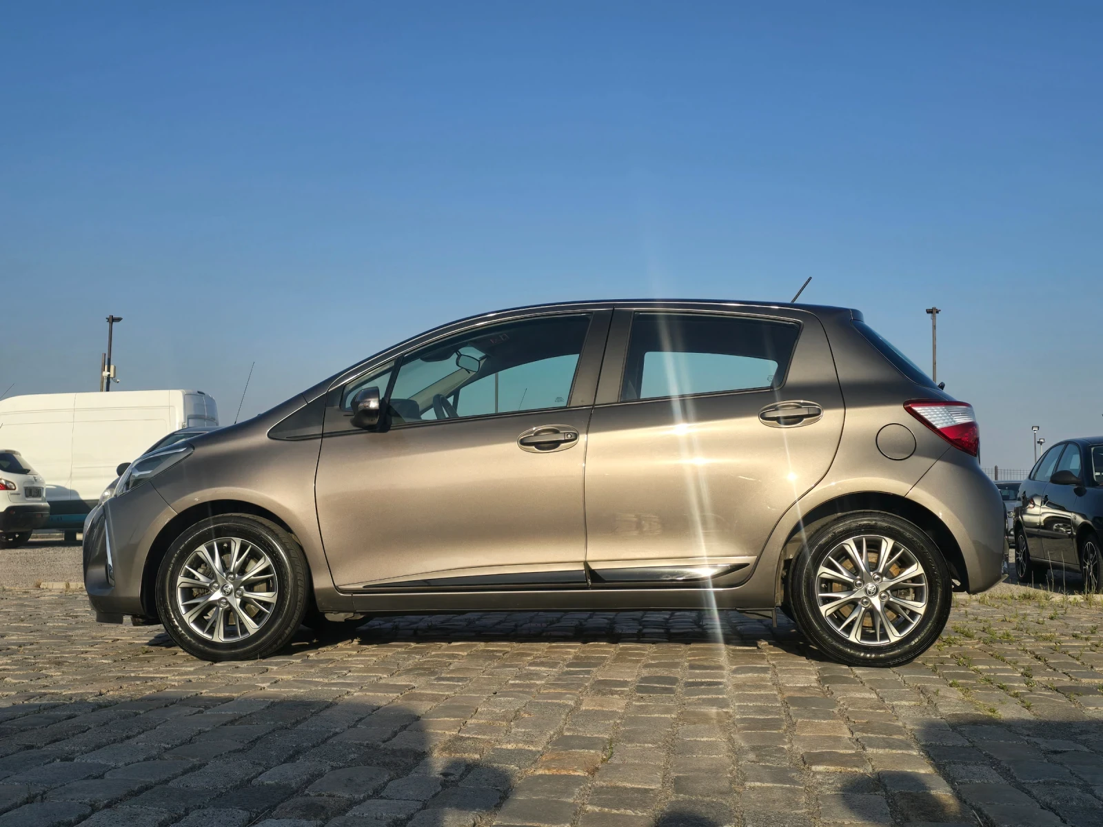 Toyota Yaris 1.5Hybrid 78000км EURO 6B - изображение 4