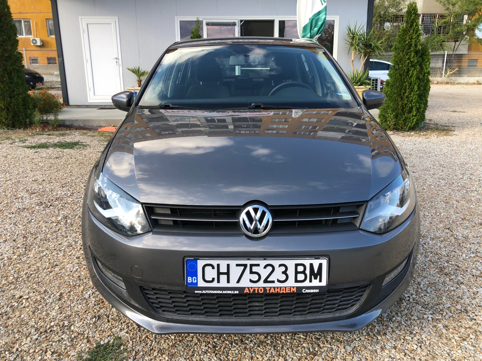VW Polo КАТО НОВА/РЕГИСТРИРАН-ВС ПЛАТЕНО+ ТОТАЛНО ОБСЛУЖЕН - изображение 2