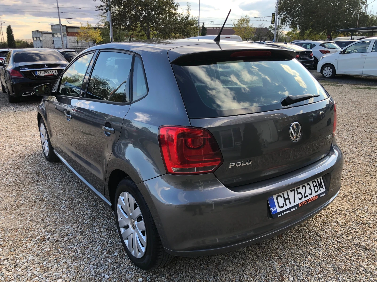 VW Polo КАТО НОВА/РЕГИСТРИРАН-ВС ПЛАТЕНО+ ТОТАЛНО ОБСЛУЖЕН - изображение 7