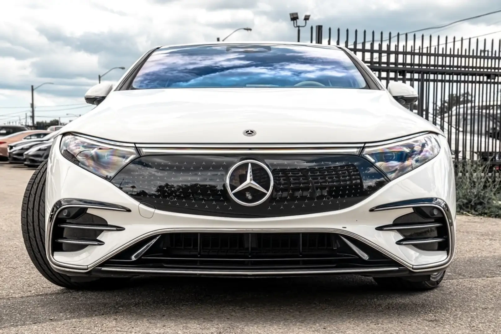 Mercedes-Benz EQS AMG LINE/BURMESTER/PANO/360 VIEW/DISTRONIC  - изображение 2