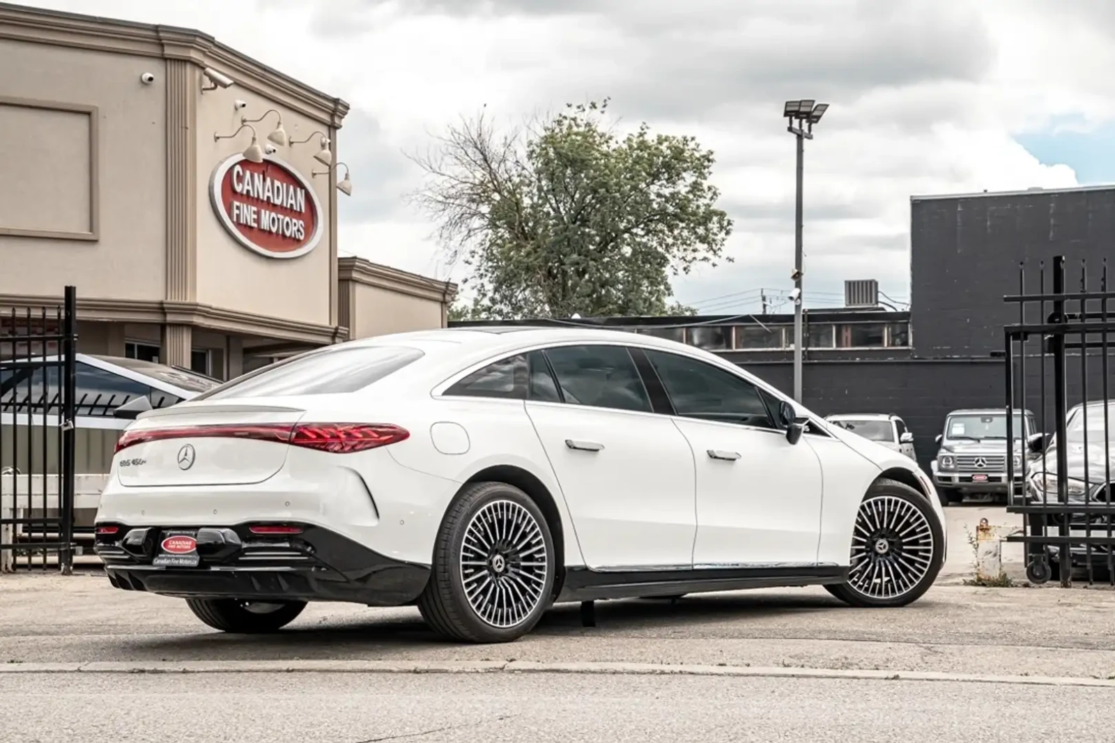 Mercedes-Benz EQS AMG LINE/BURMESTER/PANO/360 VIEW/DISTRONIC  - изображение 5