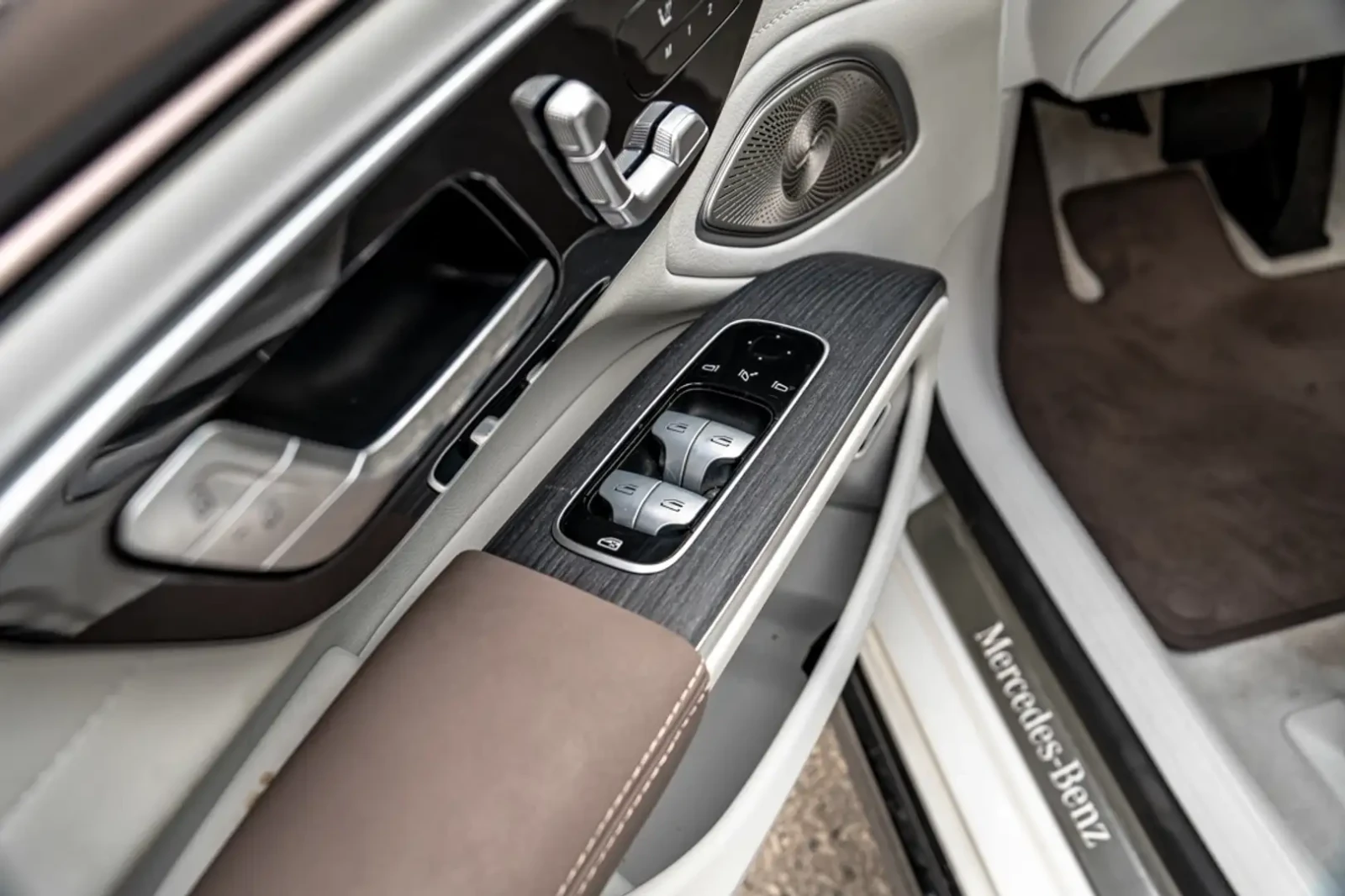 Mercedes-Benz EQS AMG LINE/BURMESTER/PANO/360 VIEW/DISTRONIC  - изображение 7