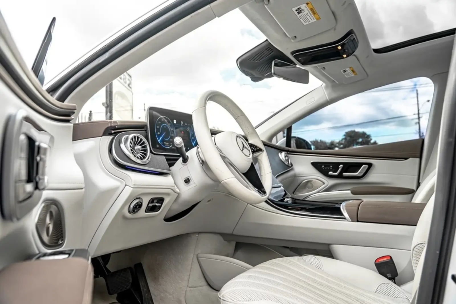 Mercedes-Benz EQS AMG LINE/BURMESTER/PANO/360 VIEW/DISTRONIC  - изображение 8