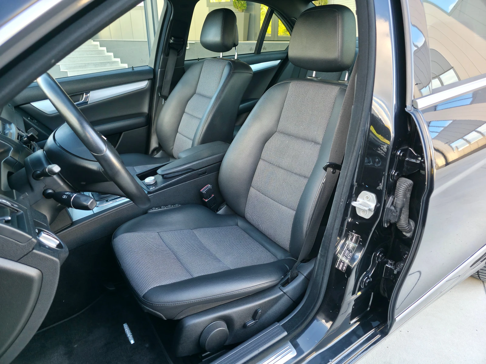 Mercedes-Benz C 350 4MATIK Avangarde - изображение 10