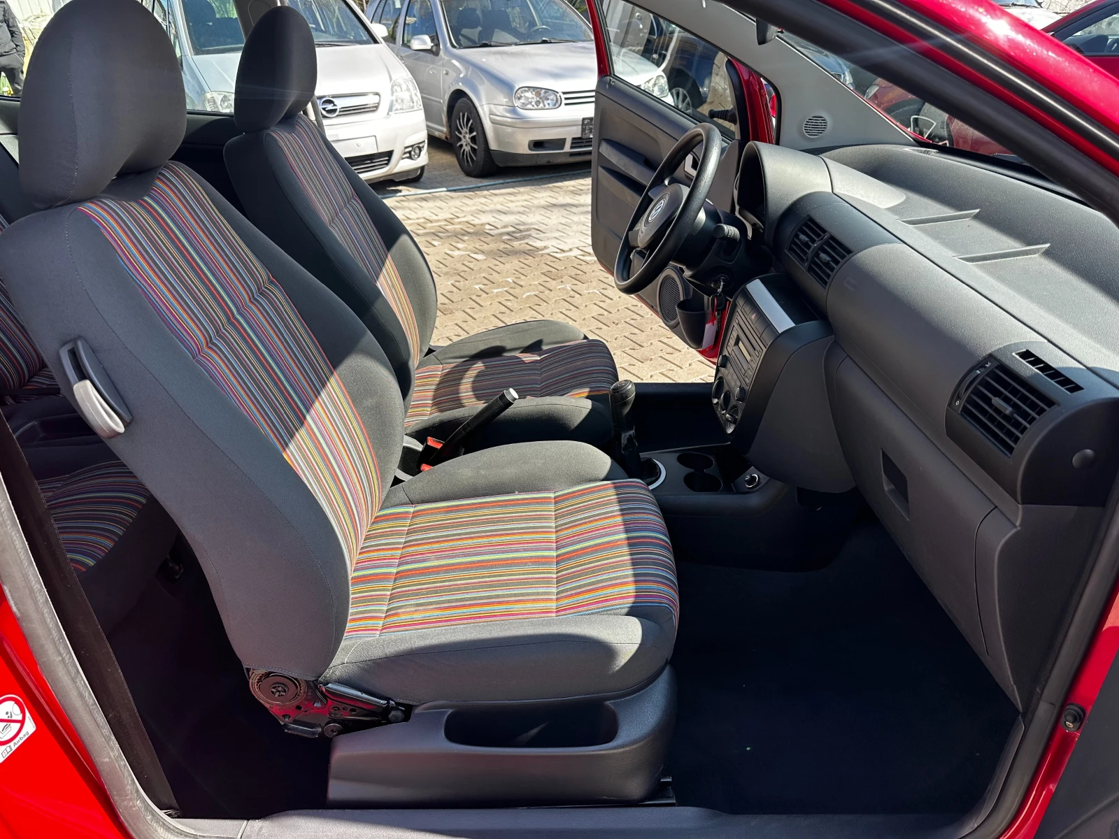 VW Fox 1.4i 75к.с, снимка 10 - Автомобили и джипове - 53818120