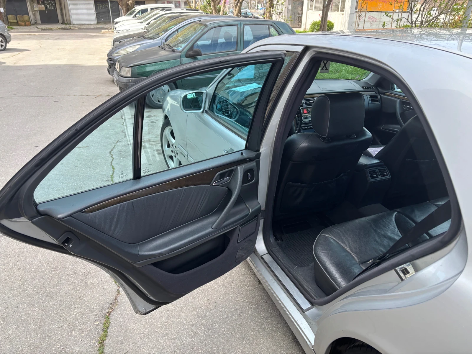 Mercedes-Benz E 320 320 CDI, снимка 10 - Автомобили и джипове - 54218724