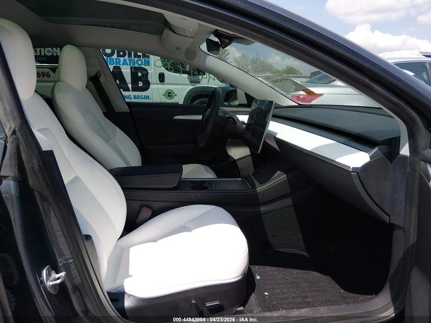 Tesla Model 3 Rear-Wheel Drive, снимка 5 - Автомобили и джипове - 54422869
