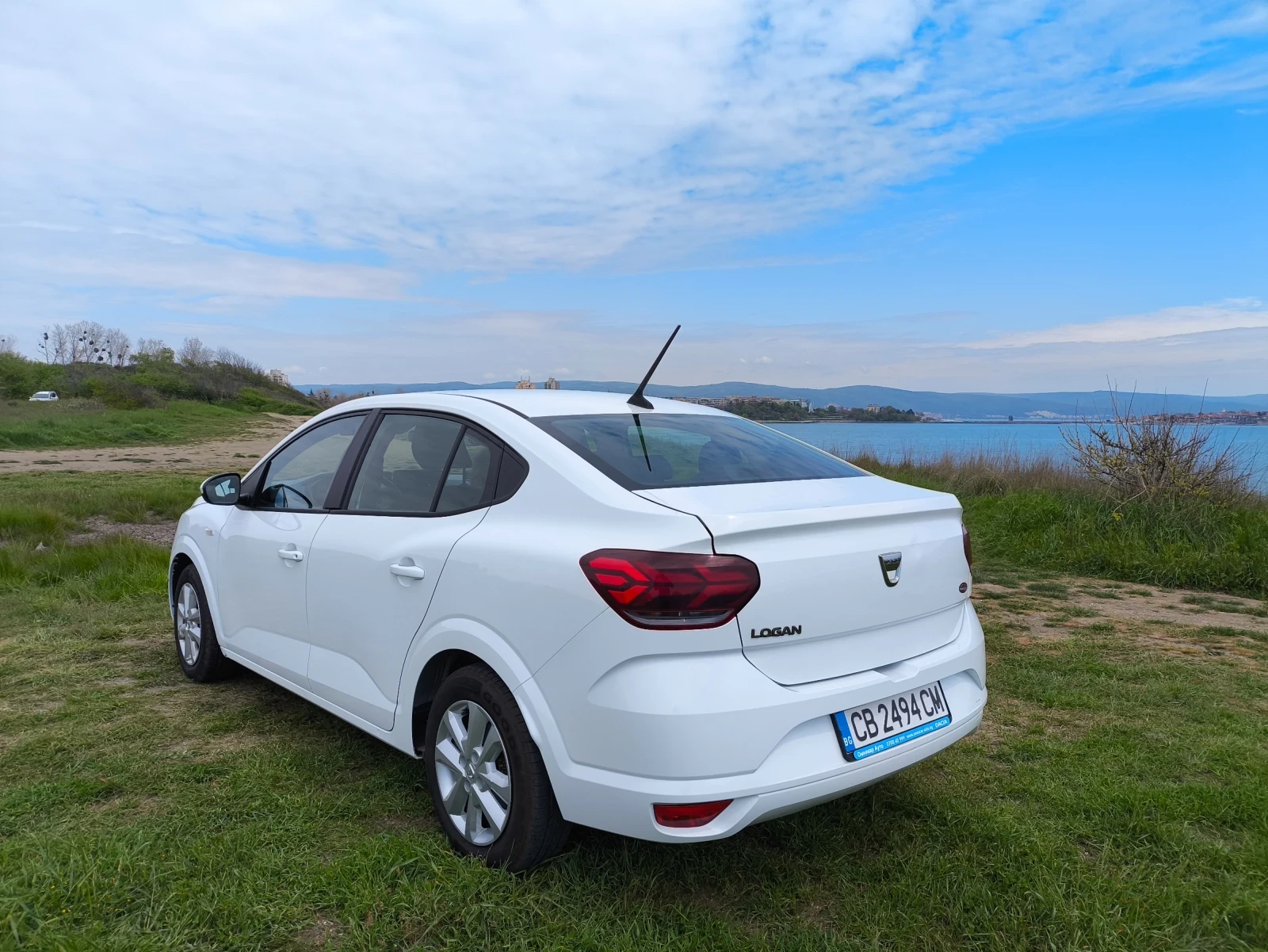 Dacia Logan, снимка 4 - Автомобили и джипове - 54484066