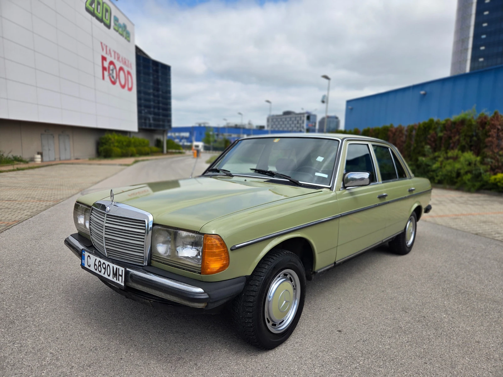 Mercedes-Benz 123 200D Гаражна* ТОП СЪСТОЯНИЕ